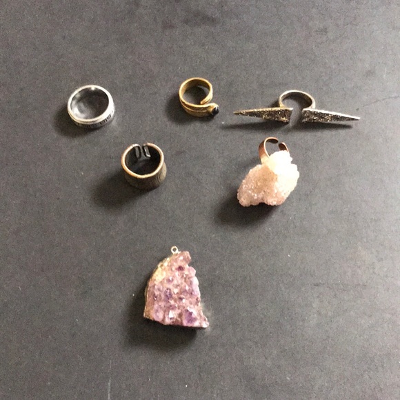 Vintage Jewelry - Vintage Ring lot with a crystal pendent